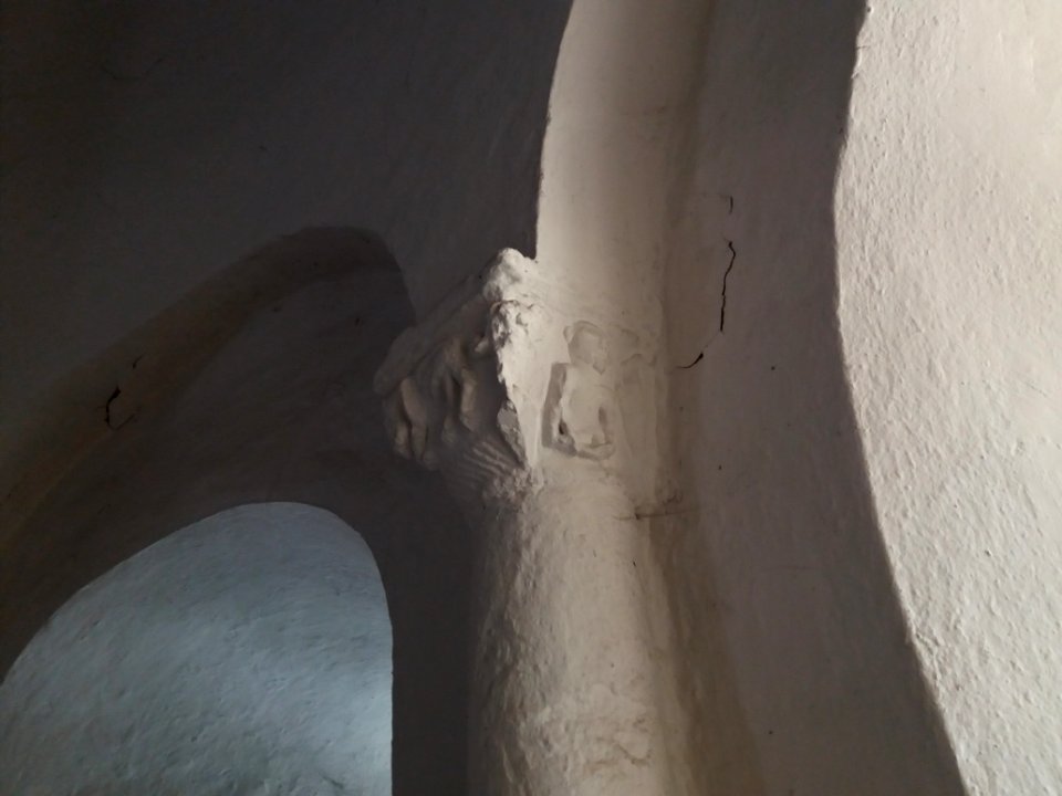 Église_de_Saint-Maurice_d'Ardèche_-_Chapiteau_gauche