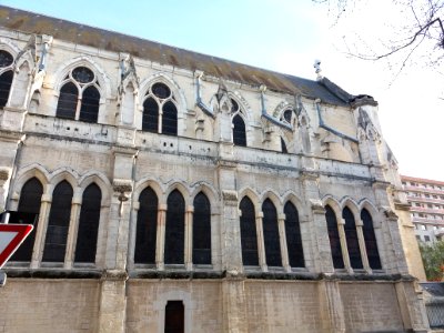 Église_du_Saint-Nom-de-Jésus_-_Côté_nord