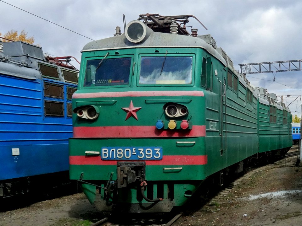 ВЛ80С-393,_Kazakhstan,_Karaganda_region,_Karaganda_depot_(Trainpix_143387)