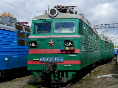 ВЛ80С-393,_Kazakhstan,_Karaganda_region,_Karaganda_depot_(Trainpix_143387)