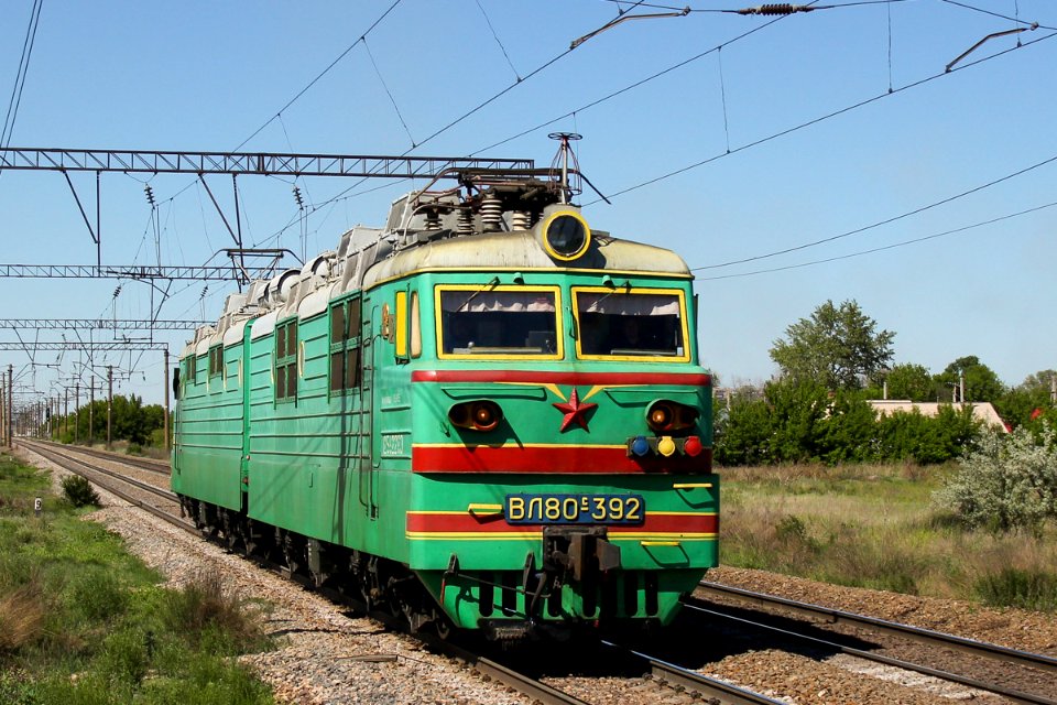 ВЛ80С-392,_Казахстан,_Карагандинская_область,_перегон_Жана_Караганды_-_Майкудук_(Trainpix_197799)