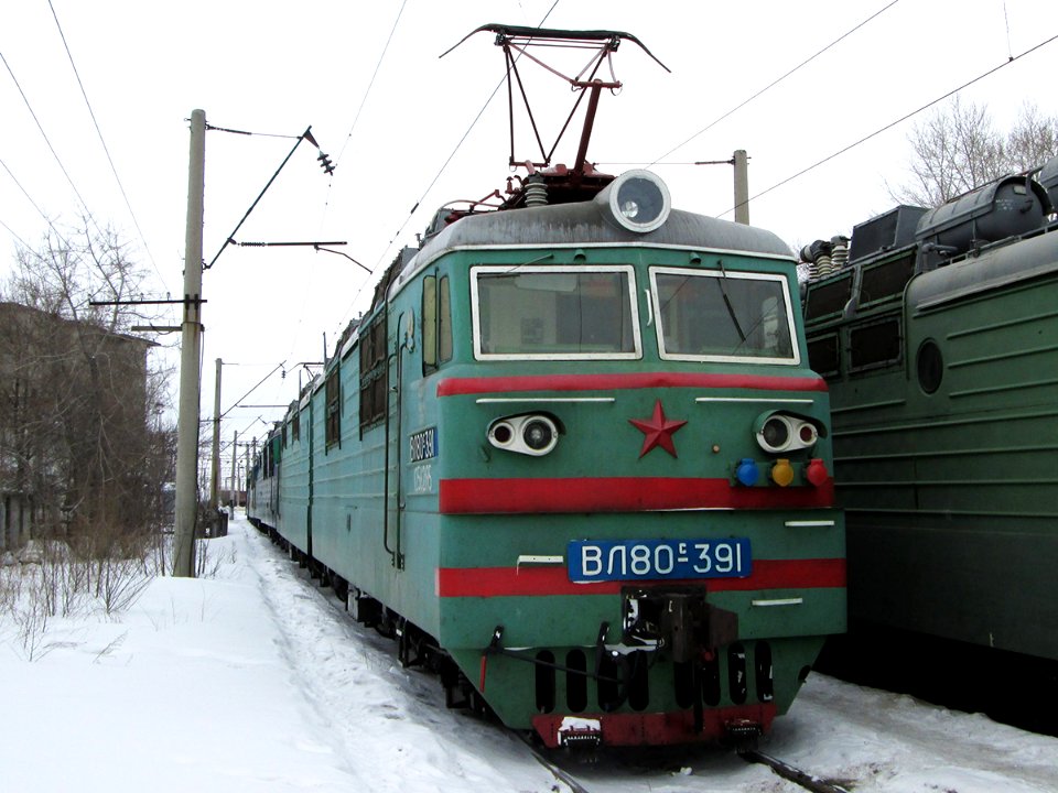 ВЛ80С-391,_Kazakhstan,_Karaganda_region,_Karaganda_depot_(Trainpix_125484)