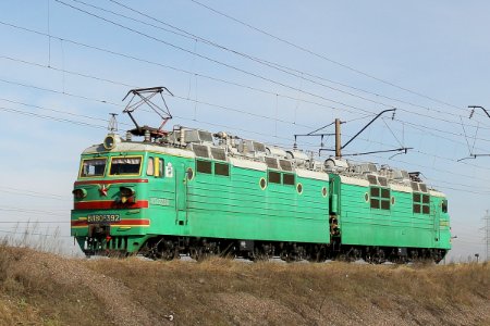 ВЛ80С-392,_Казахстан,_Карагандинская_область,_перегон_Майкудук_-_Жана_Караганды_(Trainpix_193835)