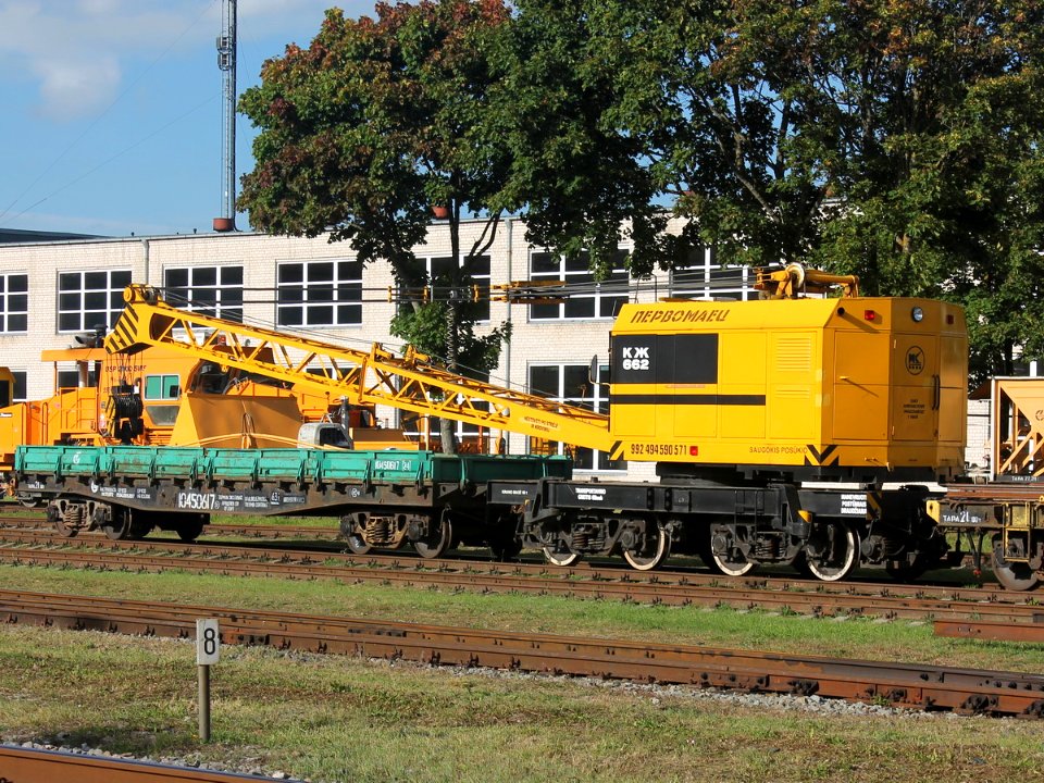 КЖ662-57,_Литва,_Шяуляйский_уезд,_станция_Шиленай_(Trainpix_175286)