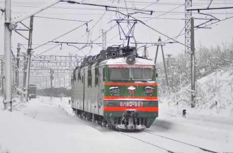 ВЛ80Т-987,_Россия,_Мурманская_область,_станция_Айкувен_(Trainpix_156532)