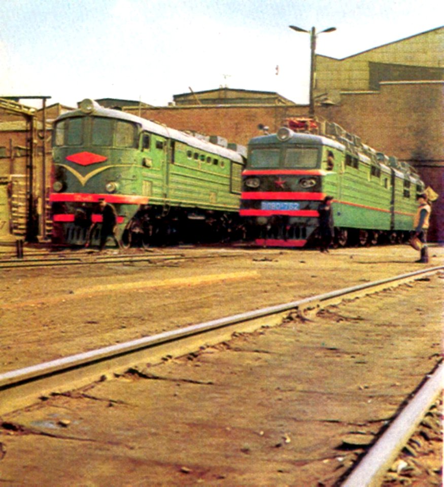 ВЛ80Т-762,_СССР,_Улан-Удэнский_локомотивовагоноремонтный_завод_(Trainpix_144811)