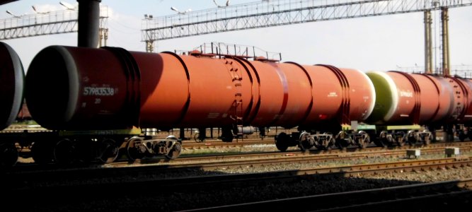 Вагон-цистерна_для_нефти_и_светлых_нефтепродуктов_f009