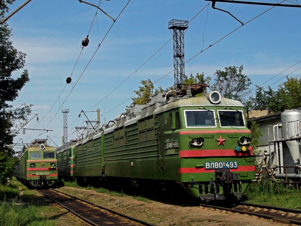 ВЛ80С-553,_Казахстан,_Карагандинская_область,_депо_Караганда-Сортировочная_(Trainpix_71293)