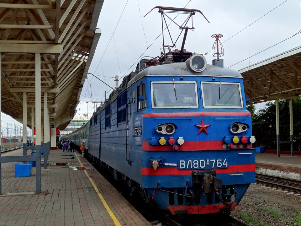 ВЛ80С-764,_Казахстан,_Астана,_станция_Астана_(Trainpix_135654)