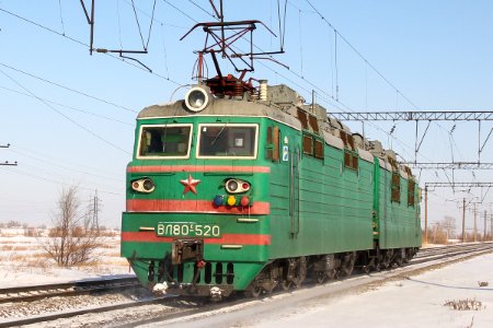 ВЛ80С-520,_Казахстан,_Карагандинская_область,_перегон_Майкудук_-_Жана_Караганды_(Trainpix_216610)