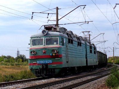 ВЛ80С-625,_Казахстан,_Карагандинская_область,_перегон_Жана_Караганды_-_Майкудук_(Trainpix_141762)