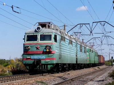 ВЛ80С-625,_Казахстан,_Карагандинская_область,_перегон_Майкудук_-_Жана_Караганды_(Trainpix_142359)
