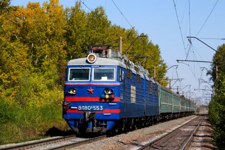 ВЛ80С-553,_Казахстан,_Карагандинская_область,_перегон_Жана_Караганды_-_Майкудук_(Trainpix_205475)