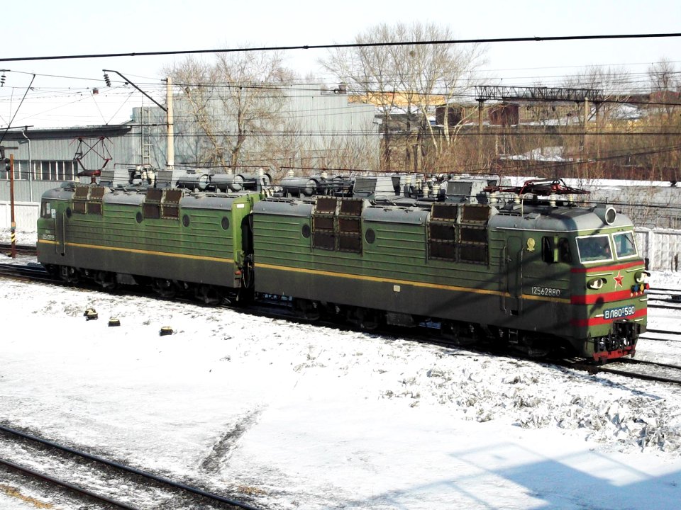 ВЛ80С-590,_Kazakhstan,_Karaganda_region,_Karaganda-Sorting_station_(Trainpix_26624)