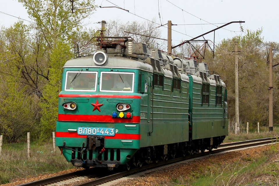 ВЛ80С-443,_Kazakhstan,_Karaganda_region,_Karaganda-Sorting_station_(Trainpix_161637)