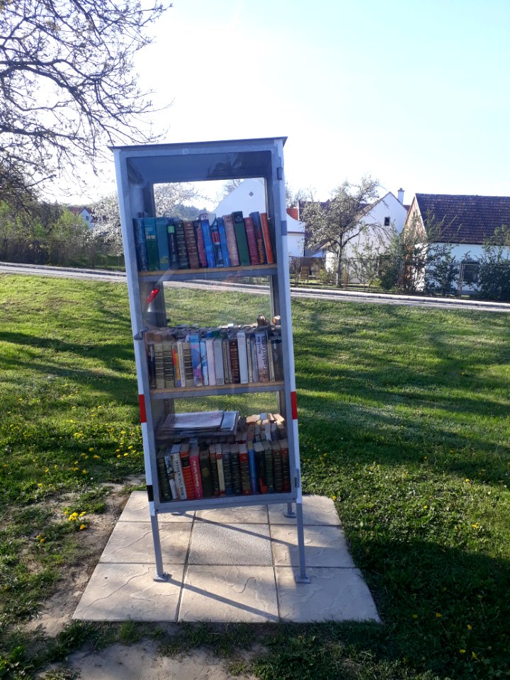 Öffentlicher_Bücherkasten_Plank_am_Kamp