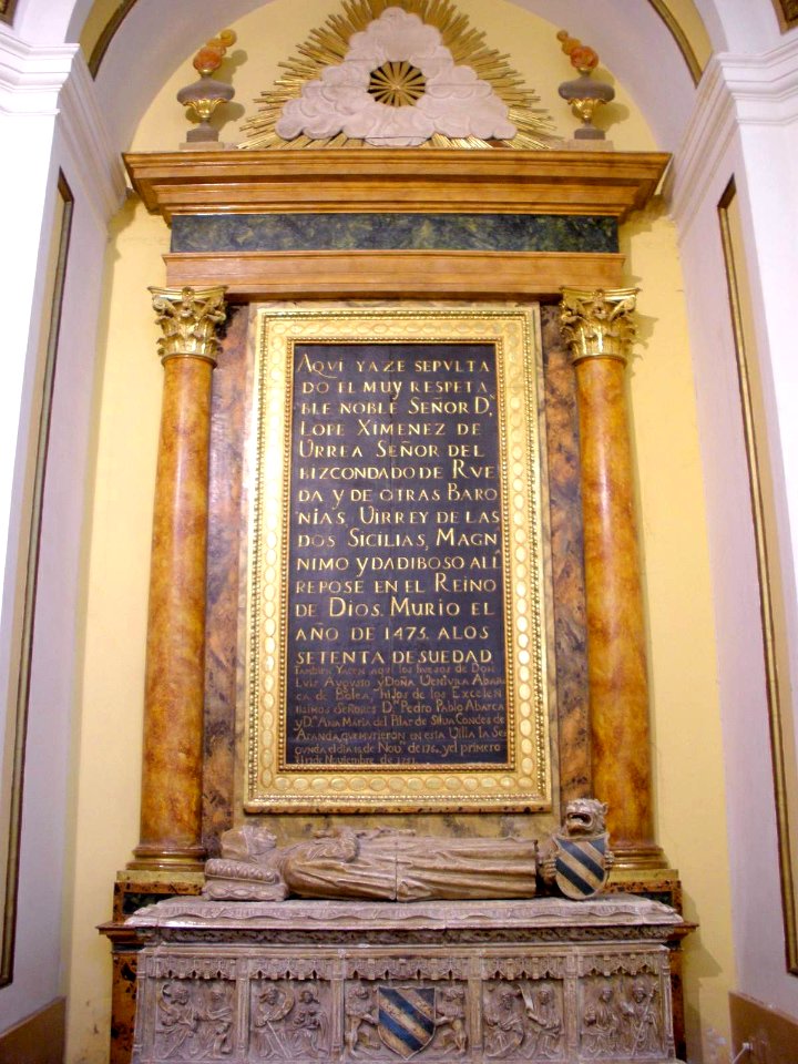 Épila_-_Iglesia_de_Santa_María_la_Mayor_40_-_Sarcofago_de_Don_Lope_Ximenez_de_Urrea