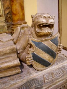Épila_-_Iglesia_de_Santa_María_la_Mayor_43_-_Sarcofago_de_Don_Lope_Ximenez_de_Urrea
