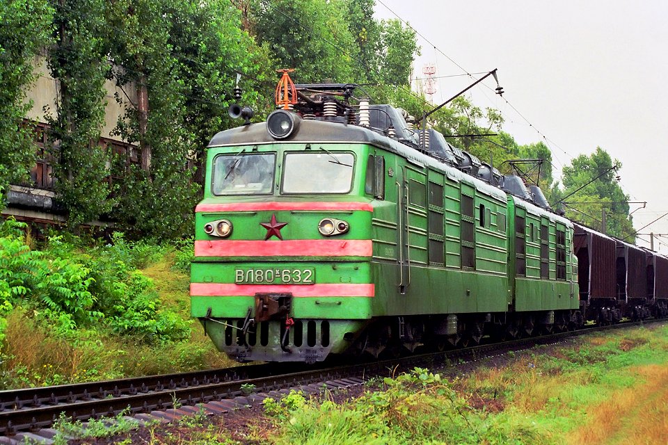 ВЛ80К-632,_Russia,_Krasnodar_krai,_Krasnodar-II_station_(Trainpix_148256)