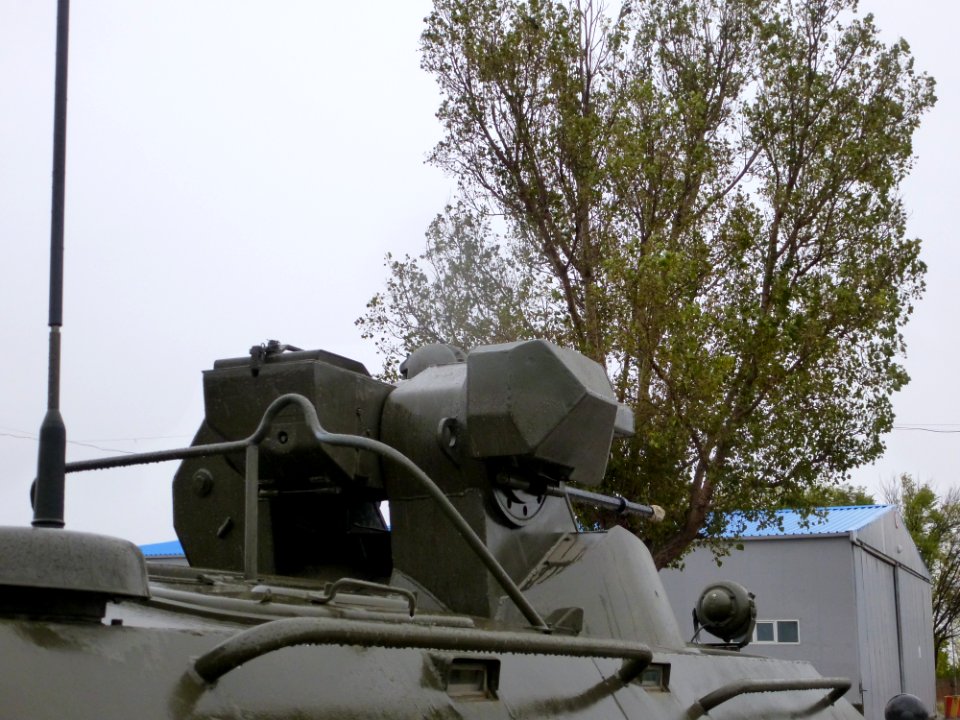 БТР-80А._Вид_на_башню_с_задней_стороны