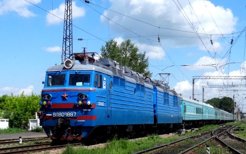 ВЛ80С-1887,_Kazakhstan,_Karaganda_region,_Karaganda-Sorting_station_(Trainpix_133887)