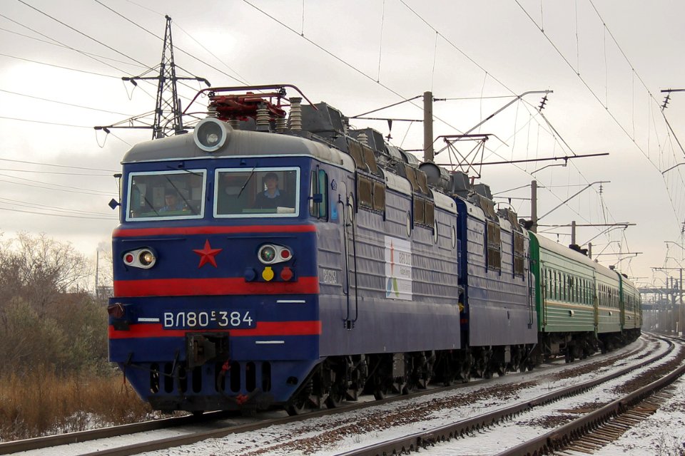 ВЛ80С-384,_Казахстан,_Карагандинская_область,_перегон_Караганда_-_Майкудук_(Trainpix_178985)