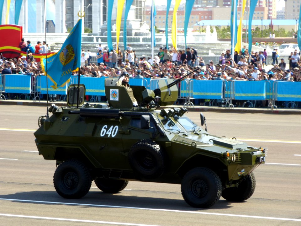 БРМ_Otokar_Cobra_на_военном_параде_в_г.Астана_7_мая_2015_года