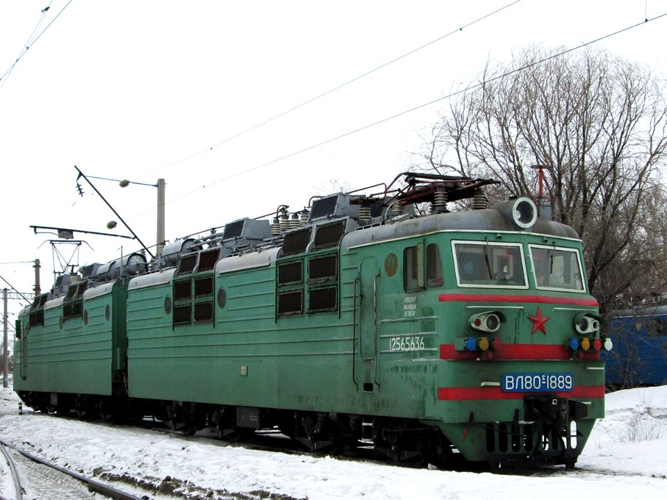 ВЛ80С-1889,_Kazakhstan,_Karaganda_region,_Karaganda_depot_(Trainpix_125485)