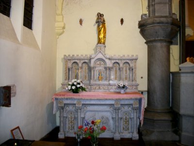 Église_Saint-Roch_de_Loures-Barousse_02