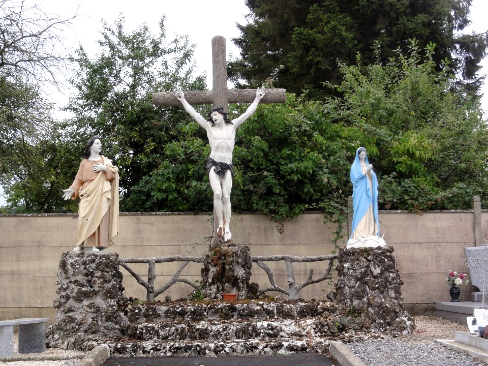 Étaves-et-Bocquiaux_(Aisne)_calvaire_du_cimetière