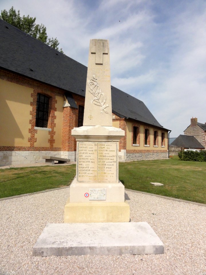 Étoutteville_(Seine-Mar.)_monument_aux_morts