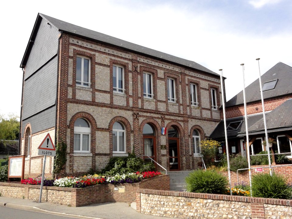 Étoutteville_(Seine-Mar.)_mairie,_la_salle_des_expositions