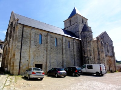 Église_Saint-Savinien_de_Melle,_2