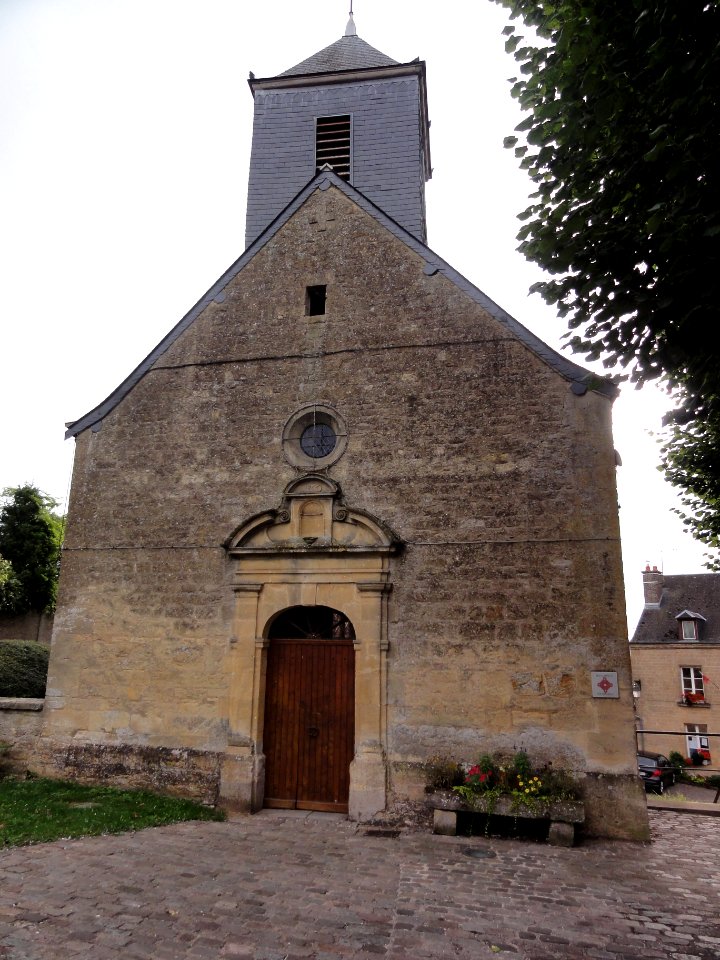 Évigny_(Ardennes)_église,_façade