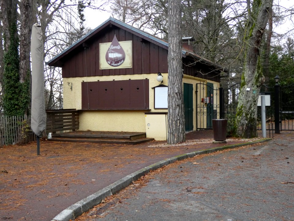 Évian-les-Bains_-_Funiculaire_-_Station_Neuvecelle_-_Buvette
