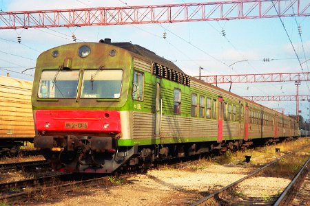 АЧ2-086,_Russia,_Smolensk_region,_Vyazma_station_(Trainpix_152140)