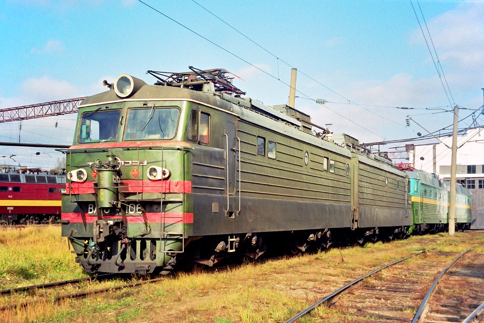 ВЛ10У-106,_Russia,_Smolensk_region,_Vyazma_depot_(Trainpix_209923)