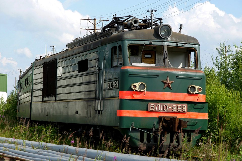ВЛ10-999,_Россия,_Ленинградская_область,_станция_Волховстрой-I_(Trainpix_121408)