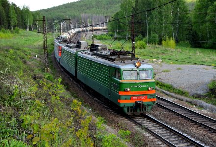 ВЛ10У-187,_Russia,_Chelyabinsk_region,_Floysovaya_-_Syrostan_stretch_(Trainpix_164608)