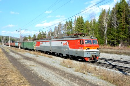 ВЛ10У-410,_Russia,_Chelyabinsk_region,_Syrostan_-_Floysovaya_stretch_(Trainpix_160273)