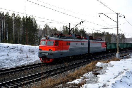 ВЛ10У-330,_Россия,_Челябинская_область,_перегон_Миасс-I_-_Кисегач_(Trainpix_157432)