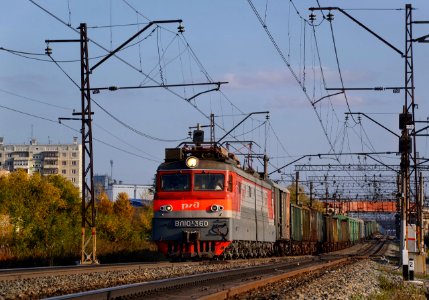 ВЛ10У-360,_Russian,_Chelyabinsk_region,_Miass-I_station_(Trainpix_178314)