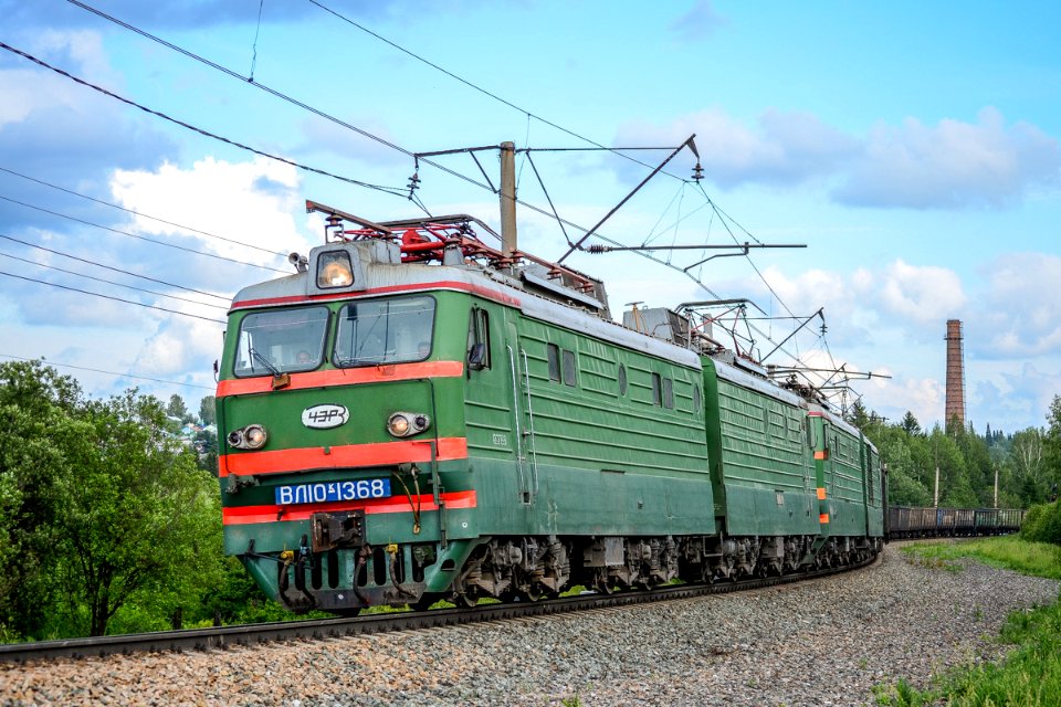 ВЛ10К-1368,_Россия,_Кемеровская_область,_перегон_Бирюлинская_-_Барзас_(Trainpix_199460)