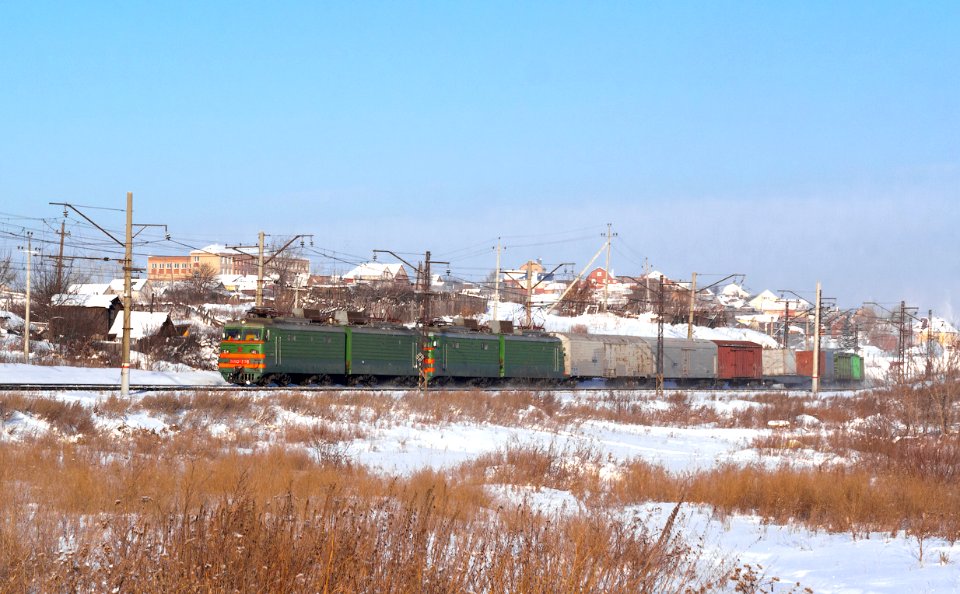 ВЛ10У-376,_Russia,_Chelyabinsk_region,_Floysovaya_-_Miass-I_stretch_(Trainpix_153376)