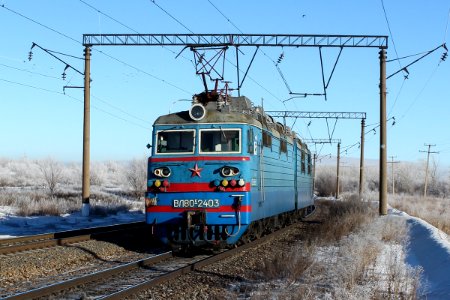 ВЛ80С-2403,_Казахстан,_Карагандинская_область,_перегон_Майкудук_-_Жана_Караганды_(Trainpix_149515)
