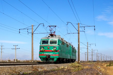 ВЛ80С-1327,_Казахстан,_Карагандинская_область,_перегон_Майкудук_-_Жана_Караганды_(Trainpix_207194)