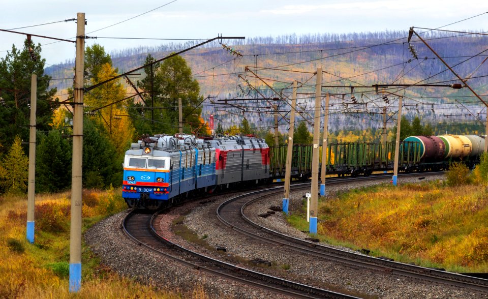 ВЛ80ТК-1243,_Russia,_Irkutsk_region,_Zyaba_-_Gidrostroitel_strech_(Trainpix_206839)