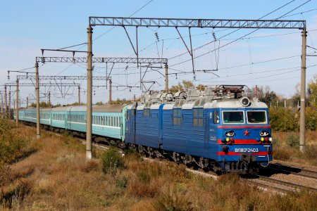 ВЛ80С-2403,_Казахстан,_Карагандинская_область,_перегон_Жана_Караганды_-_Майкудук_(Trainpix_175197)