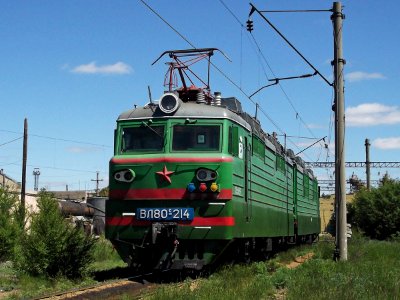 ВЛ80С-214,_Казахстан,_Карагандинская_область,_депо_Караганда-Сортировочная_(Trainpix_102858)