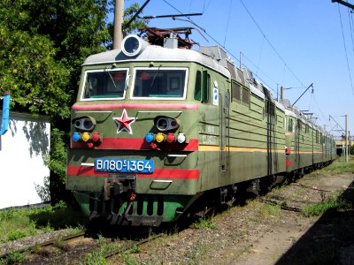 ВЛ80С-1364,_Казахстан,_Карагандинская_область,_депо_Караганда-Сортировочная_(Trainpix_109365)